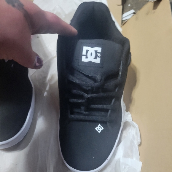 Men's DC Skateboarding Shoes - Picture 2 of 6